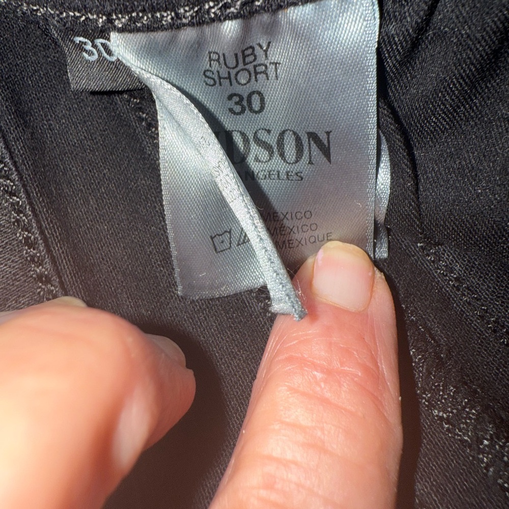 GREAT DEAL! NWT Darling Hudson Ruby Mid Thigh Cuffed Denim Shorts, Black, Sz 30! - Picture 8 of 8